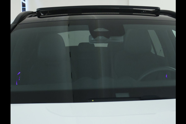 Mercedes-Benz GLC 300 e 4MATIC AMG Plug-In Hybride | AMG Line | Night Pakket | Panoramadak | Trekhaak | Inclusief 24 maanden MB Certified garantie voor Europa.