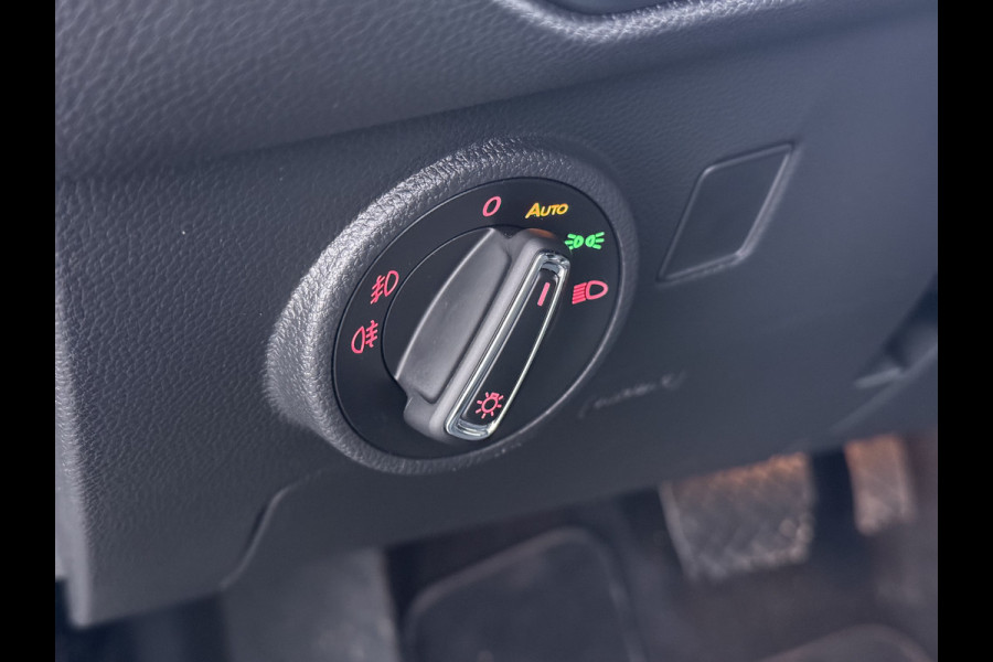 Seat Ateca 1.5TSI 150PK Automaat Trekhaak Navi Ecc Stoelverwarming Apple Carplay/Android Auto Cruise Control Pdc Style Business Intense Elek.Achterklep Lmv 17" Led Regen-/Lichtsensor Full Link DAB+ Bluetooth DSG 1.600KG Trekgewicht