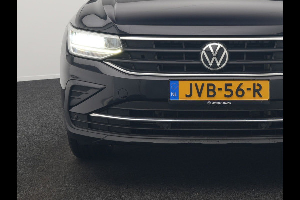 Volkswagen Tiguan 1.4 TSI eHybrid Elegance Plug In Hybrid 245pk Dealer O.H. PHEV | Trekhaak Af Fabriek | Panodak | Adaptive Cruise | Camera | Stuur Verwarmd | Apple Carplay | Keyless | Blis | Navigatie | DAB |