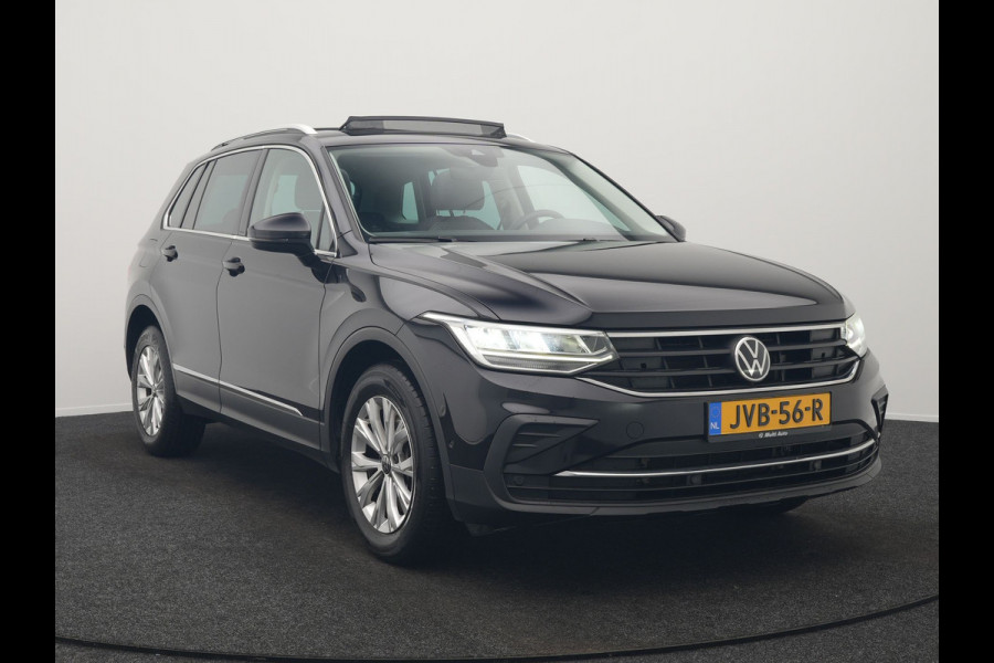 Volkswagen Tiguan 1.4 TSI eHybrid Elegance Plug In Hybrid 245pk Dealer O.H. PHEV | Trekhaak Af Fabriek | Panodak | Adaptive Cruise | Camera | Stuur Verwarmd | Apple Carplay | Keyless | Blis | Navigatie | DAB |