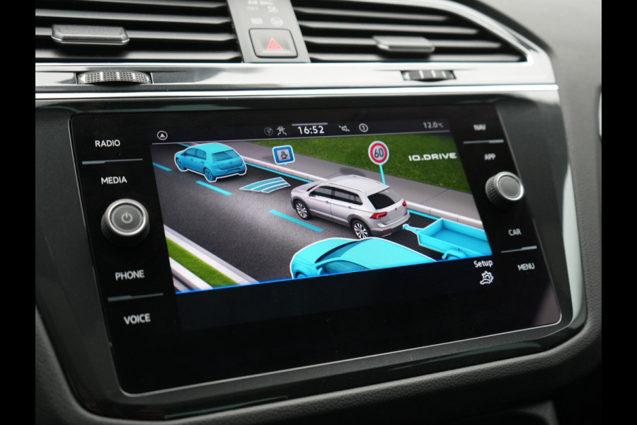 Volkswagen Tiguan 1.4 TSI eHybrid Elegance Plug In Hybrid 245pk Dealer O.H. PHEV | Trekhaak Af Fabriek | Panodak | Adaptive Cruise | Camera | Stuur Verwarmd | Apple Carplay | Keyless | Blis | Navigatie | DAB |