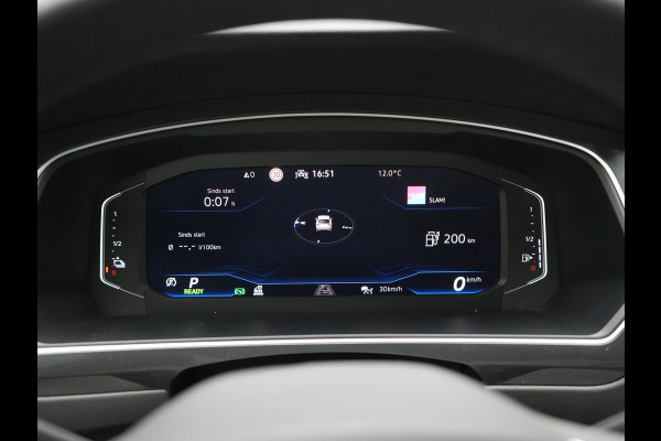 Volkswagen Tiguan 1.4 TSI eHybrid Elegance Plug In Hybrid 245pk Dealer O.H. PHEV | Trekhaak Af Fabriek | Panodak | Adaptive Cruise | Camera | Stuur Verwarmd | Apple Carplay | Keyless | Blis | Navigatie | DAB |