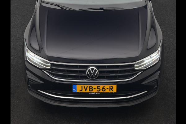 Volkswagen Tiguan 1.4 TSI eHybrid Elegance Plug In Hybrid 245pk Dealer O.H. PHEV | Trekhaak Af Fabriek | Panodak | Adaptive Cruise | Camera | Stuur Verwarmd | Apple Carplay | Keyless | Blis | Navigatie | DAB |