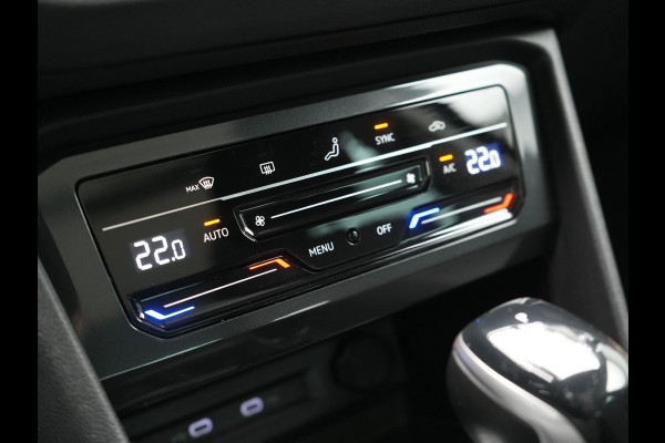 Volkswagen Tiguan 1.4 TSI eHybrid Elegance Plug In Hybrid 245pk Dealer O.H. PHEV | Trekhaak Af Fabriek | Panodak | Adaptive Cruise | Camera | Stuur Verwarmd | Apple Carplay | Keyless | Blis | Navigatie | DAB |