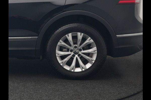 Volkswagen Tiguan 1.4 TSI eHybrid Elegance Plug In Hybrid 245pk Dealer O.H. PHEV | Trekhaak Af Fabriek | Panodak | Adaptive Cruise | Camera | Stuur Verwarmd | Apple Carplay | Keyless | Blis | Navigatie | DAB |