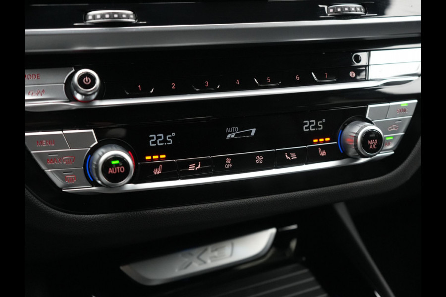 BMW X3 xDrive30e M Sport Plug In Hybrid 293pk Dealer O.H PHEV | Trekhaak Af Fabriek | 360 Camera | Head Up | Adaptive LED |  Lederen Sportstoelen & Sportstuur Verwarmd | Keyless | Apple Carplay | Navigatie | Cruise Control | Virtual | DAB | 20" L.M