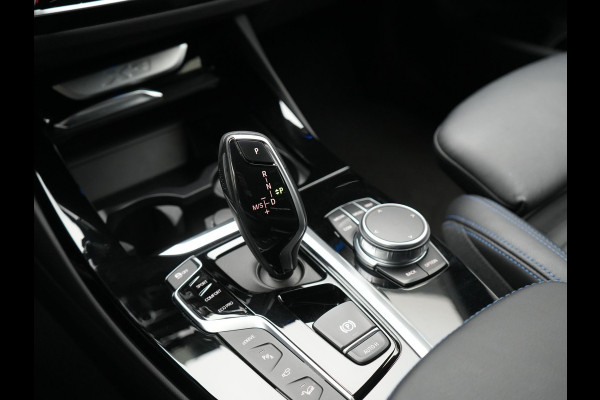 BMW X3 xDrive30e M Sport Plug In Hybrid 293pk Dealer O.H PHEV | Trekhaak Af Fabriek | 360 Camera | Head Up | Adaptive LED |  Lederen Sportstoelen & Sportstuur Verwarmd | Keyless | Apple Carplay | Navigatie | Cruise Control | Virtual | DAB | 20" L.M