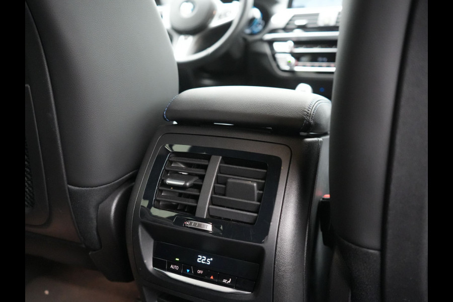 BMW X3 xDrive30e M Sport Plug In Hybrid 293pk Dealer O.H PHEV | Trekhaak Af Fabriek | 360 Camera | Head Up | Adaptive LED |  Lederen Sportstoelen & Sportstuur Verwarmd | Keyless | Apple Carplay | Navigatie | Cruise Control | Virtual | DAB | 20" L.M