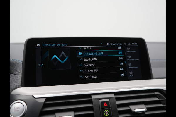 BMW X3 xDrive30e M Sport Plug In Hybrid 293pk Dealer O.H PHEV | Trekhaak Af Fabriek | 360 Camera | Head Up | Adaptive LED |  Lederen Sportstoelen & Sportstuur Verwarmd | Keyless | Apple Carplay | Navigatie | Cruise Control | Virtual | DAB | 20" L.M