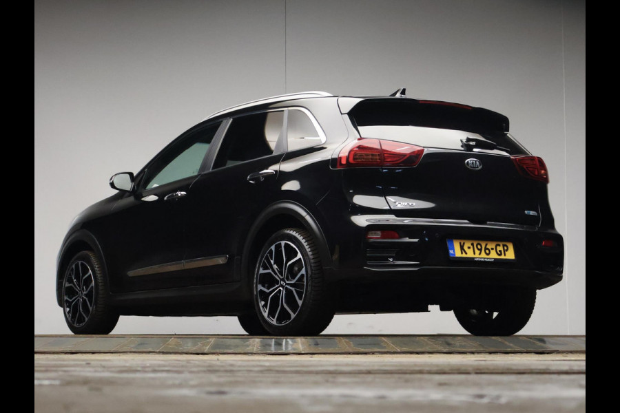 Kia e-Niro ExecutiveLine 64 kWh Sport (APPLE CARPLAY,CAMERA,STOEL/STUURVERWARMING,STOELVERKOELING,LED,PDC,SPORTSTOELEN,LM VELGEN)