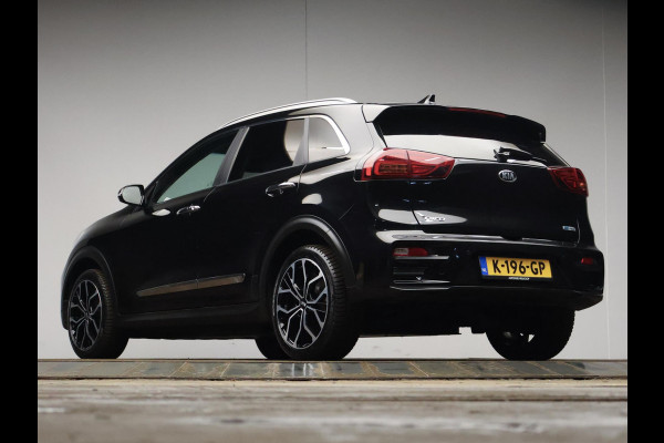 Kia e-Niro ExecutiveLine 64 kWh Sport (APPLE CARPLAY,CAMERA,STOEL/STUURVERWARMING,STOELVERKOELING,LED,PDC,SPORTSTOELEN,LM VELGEN)