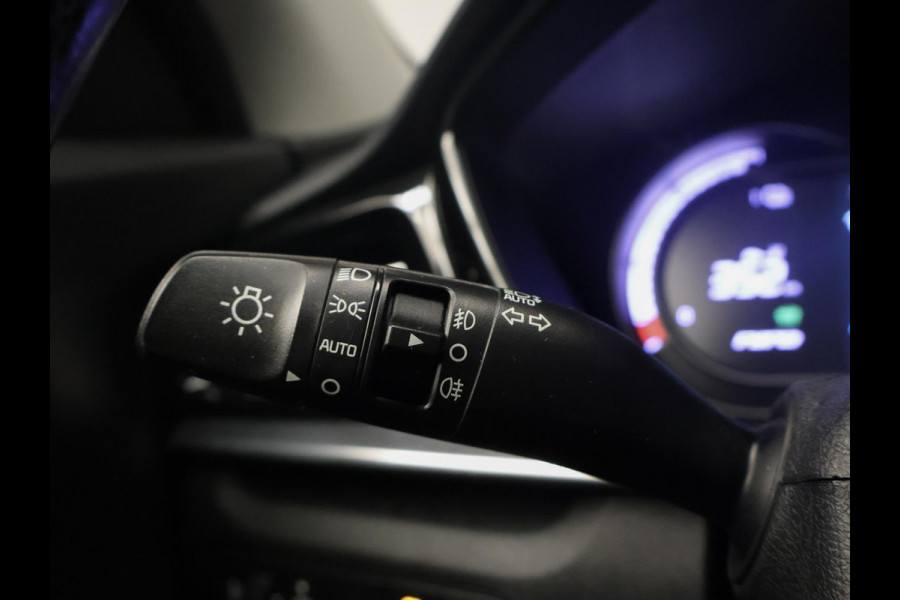 Kia e-Niro ExecutiveLine 64 kWh Sport (APPLE CARPLAY,CAMERA,STOEL/STUURVERWARMING,STOELVERKOELING,LED,PDC,SPORTSTOELEN,LM VELGEN)