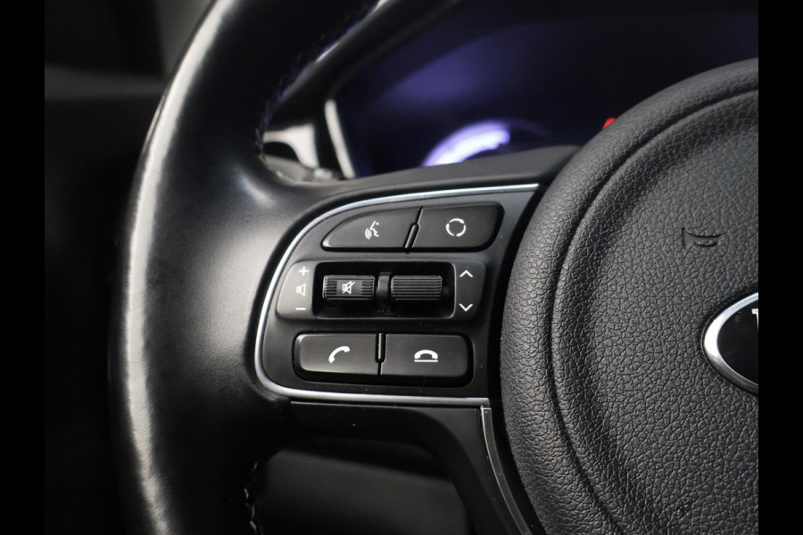 Kia e-Niro ExecutiveLine 64 kWh Sport (APPLE CARPLAY,CAMERA,STOEL/STUURVERWARMING,STOELVERKOELING,LED,PDC,SPORTSTOELEN,LM VELGEN)