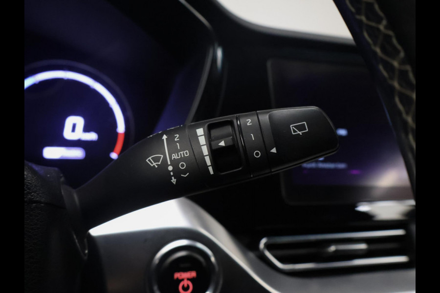 Kia e-Niro ExecutiveLine 64 kWh Sport (APPLE CARPLAY,CAMERA,STOEL/STUURVERWARMING,STOELVERKOELING,LED,PDC,SPORTSTOELEN,LM VELGEN)