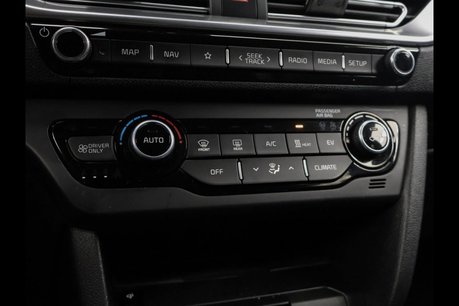 Kia e-Niro ExecutiveLine 64 kWh Sport (APPLE CARPLAY,CAMERA,STOEL/STUURVERWARMING,STOELVERKOELING,LED,PDC,SPORTSTOELEN,LM VELGEN)