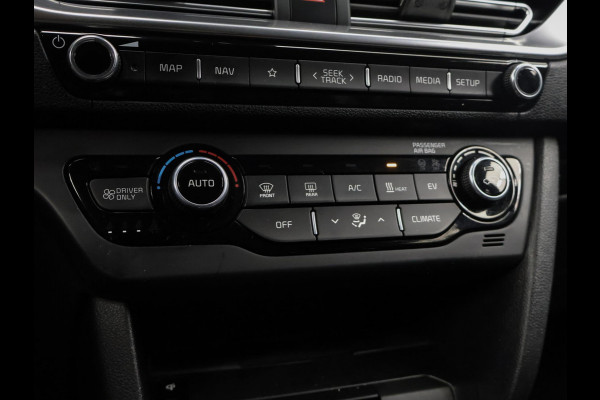 Kia e-Niro ExecutiveLine 64 kWh Sport (APPLE CARPLAY,CAMERA,STOEL/STUURVERWARMING,STOELVERKOELING,LED,PDC,SPORTSTOELEN,LM VELGEN)