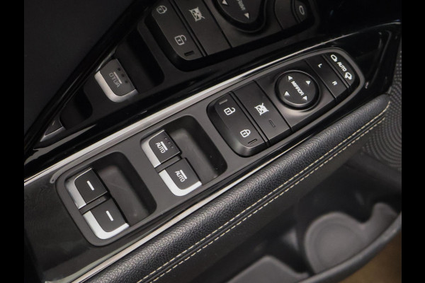 Kia e-Niro ExecutiveLine 64 kWh Sport (APPLE CARPLAY,CAMERA,STOEL/STUURVERWARMING,STOELVERKOELING,LED,PDC,SPORTSTOELEN,LM VELGEN)