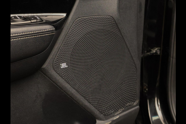 Kia e-Niro ExecutiveLine 64 kWh Sport (APPLE CARPLAY,CAMERA,STOEL/STUURVERWARMING,STOELVERKOELING,LED,PDC,SPORTSTOELEN,LM VELGEN)