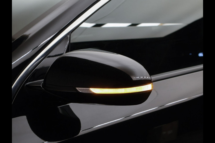 Kia e-Niro ExecutiveLine 64 kWh Sport (APPLE CARPLAY,CAMERA,STOEL/STUURVERWARMING,STOELVERKOELING,LED,PDC,SPORTSTOELEN,LM VELGEN)