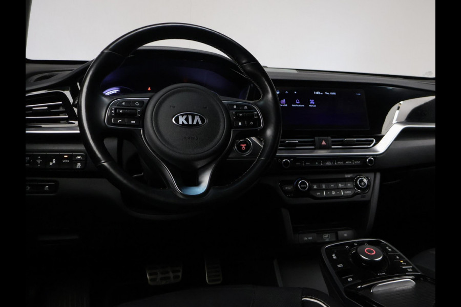 Kia e-Niro ExecutiveLine 64 kWh Sport (APPLE CARPLAY,CAMERA,STOEL/STUURVERWARMING,STOELVERKOELING,LED,PDC,SPORTSTOELEN,LM VELGEN)