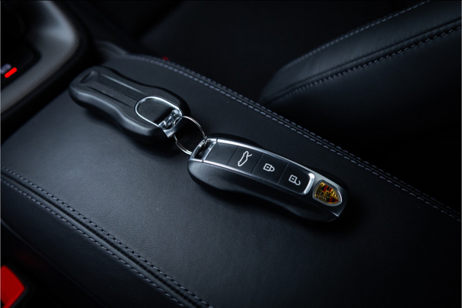 Porsche 911 4.0 GT3 Touring - Handgeschakeld | Sport Chrono + | Lift | Bose