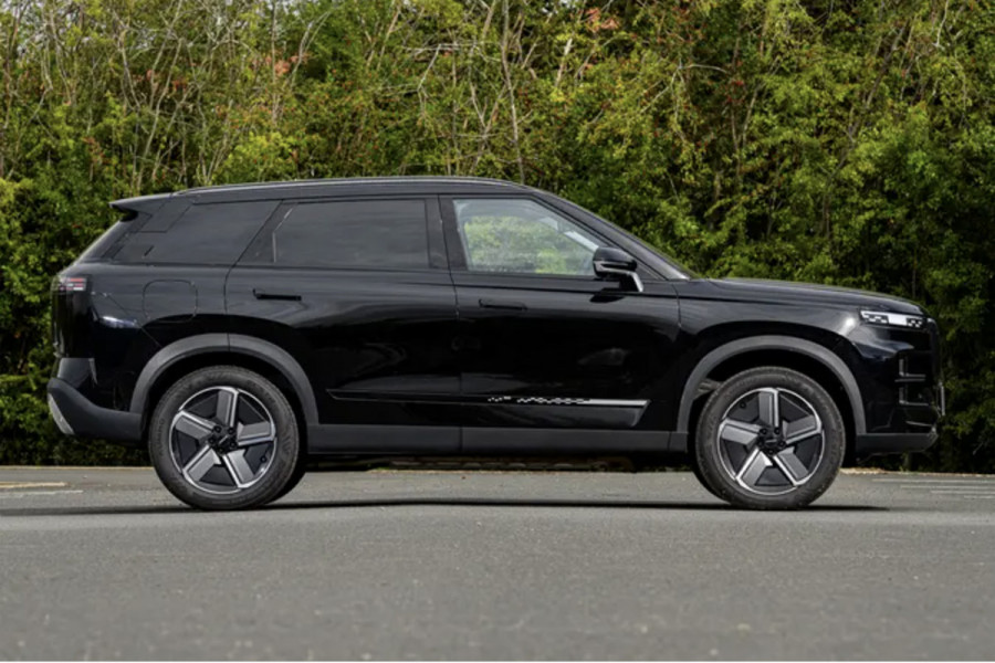 Jaecoo 7 1.5 GDI SHS-P Exclusive (CARPLAY,PANORAMADAK,LED,LEDER,SFEERVERLICHTING,CAMERA,3D VIEW,GETINT,NIEUWSTAAT)