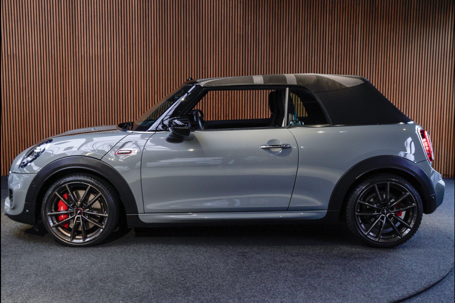 MINI Cabrio 2.0 John Cooper Works 232pk HUD Navi Leer Camera Harman K. PDC Carplay Keyless Go & Entry LM velgen Zwarte binnenhemel Stoelverwarming Sportstoelen LED BTW auto!