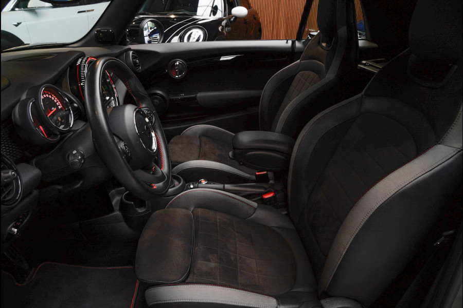 MINI Cabrio 2.0 John Cooper Works 232pk HUD Navi Leer Camera Harman K. PDC Carplay Keyless Go & Entry LM velgen Zwarte binnenhemel Stoelverwarming Sportstoelen LED BTW auto!