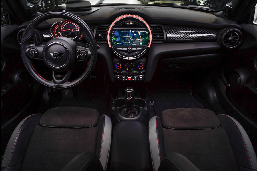 MINI Cabrio 2.0 John Cooper Works 232pk HUD Navi Leer Camera Harman K. PDC Carplay Keyless Go & Entry LM velgen Zwarte binnenhemel Stoelverwarming Sportstoelen LED BTW auto!