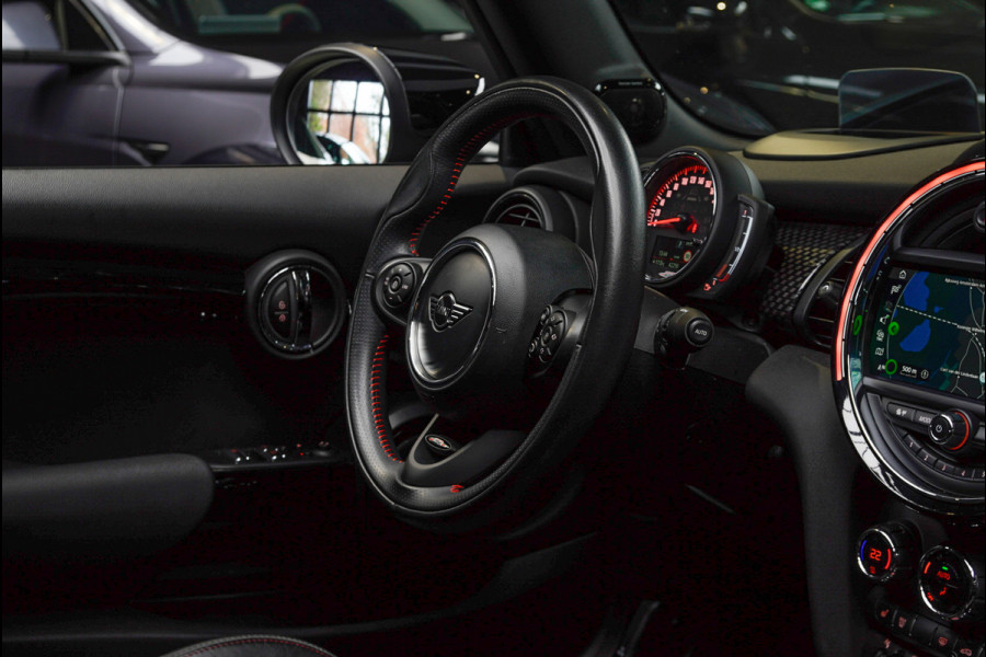 MINI Cabrio 2.0 John Cooper Works 232pk HUD Navi Leer Camera Harman K. PDC Carplay Keyless Go & Entry LM velgen Zwarte binnenhemel Stoelverwarming Sportstoelen LED BTW auto!