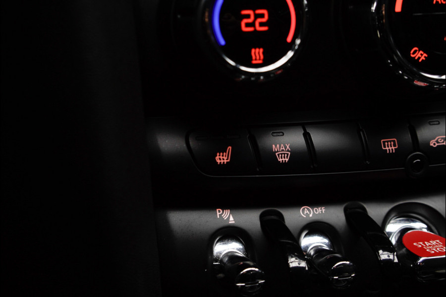 MINI Cabrio 2.0 John Cooper Works 232pk HUD Navi Leer Camera Harman K. PDC Carplay Keyless Go & Entry LM velgen Zwarte binnenhemel Stoelverwarming Sportstoelen LED BTW auto!