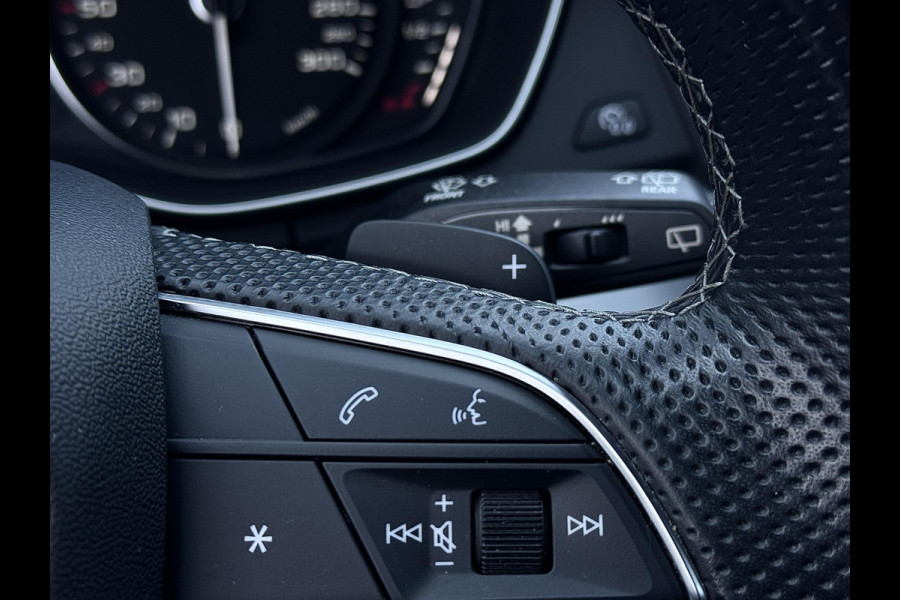 Audi Q5 50 TFSI e S-line | Trekhaak | Carplay | ACC | Stoelverwarming | Elektr. achterklep | DAB+ | LED