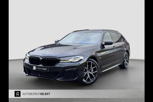 BMW 5 Serie Touring 530e xDrive M-Sport | Pano | Trekhaak | Laser | Harman Kardon | Head Up | Comfortstoelen elektrisch | ACC