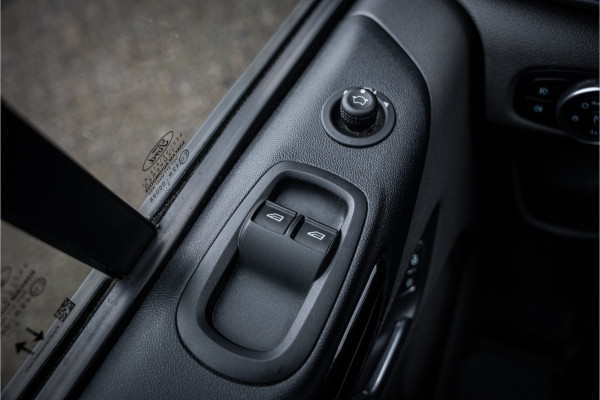 Ford Transit Custom 320 2.0 TDCI 185pk Aut. L2H1 Sport ** Dubbel Cabine ** Leer ** Trekhaak