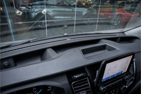 Ford Transit Custom 320 2.0 TDCI 185pk Aut. L2H1 Sport ** Dubbel Cabine ** Leer ** Trekhaak