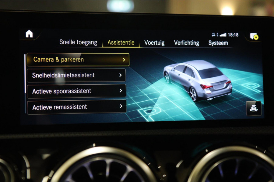 Mercedes-Benz A-Klasse 200 AMG NAP Pano/Carplay/Keyless/Memory/Sfeerver/VOL