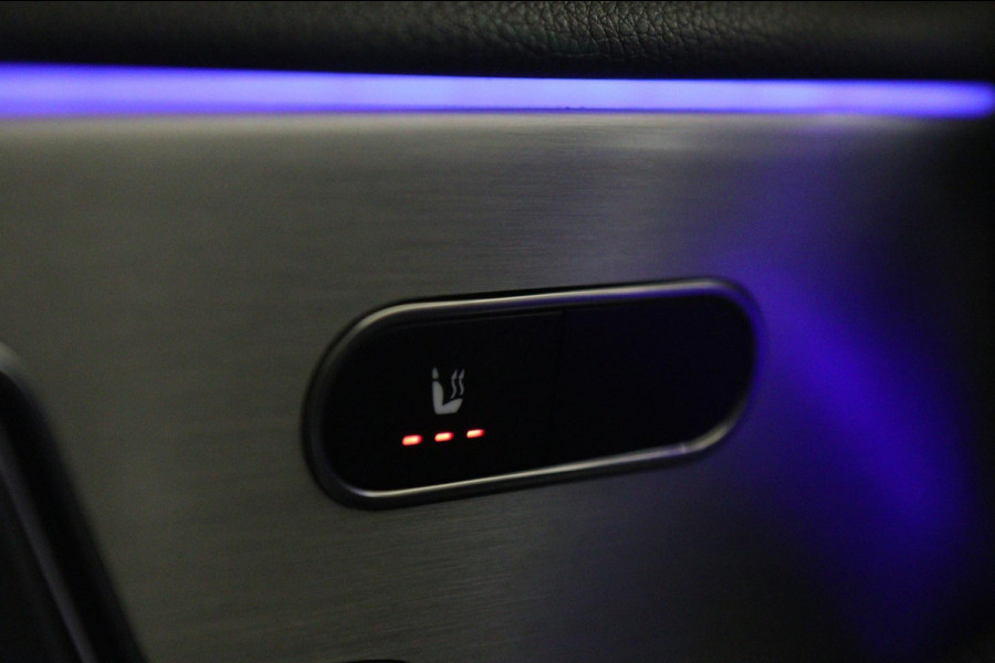 Mercedes-Benz A-Klasse 200 AMG NAP Pano/Carplay/Keyless/Memory/Sfeerver/VOL