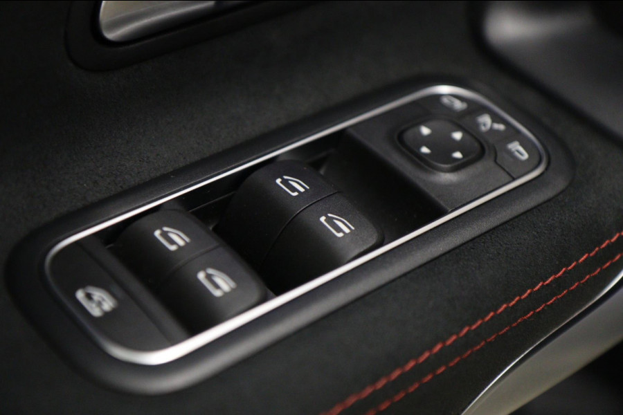 Mercedes-Benz A-Klasse 200 AMG NAP Pano/Carplay/Keyless/Memory/Sfeerver/VOL