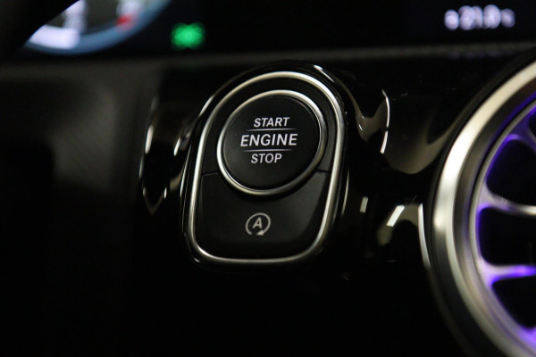 Mercedes-Benz A-Klasse 200 AMG NAP Pano/Carplay/Keyless/Memory/Sfeerver/VOL