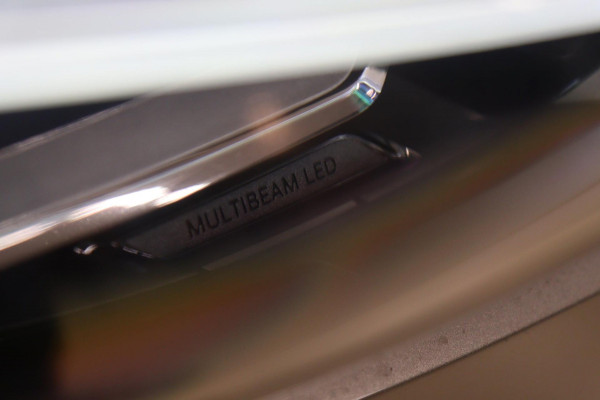 Mercedes-Benz A-Klasse 200 AMG NAP Pano/Carplay/Keyless/Memory/Sfeerver/VOL