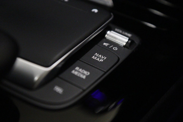 Mercedes-Benz A-Klasse 200 AMG NAP Pano/Carplay/Keyless/Memory/Sfeerver/VOL