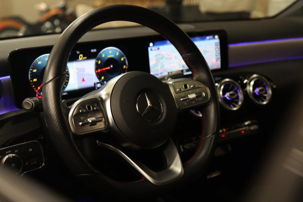 Mercedes-Benz A-Klasse 200 AMG NAP Pano/Carplay/Keyless/Memory/Sfeerver/VOL