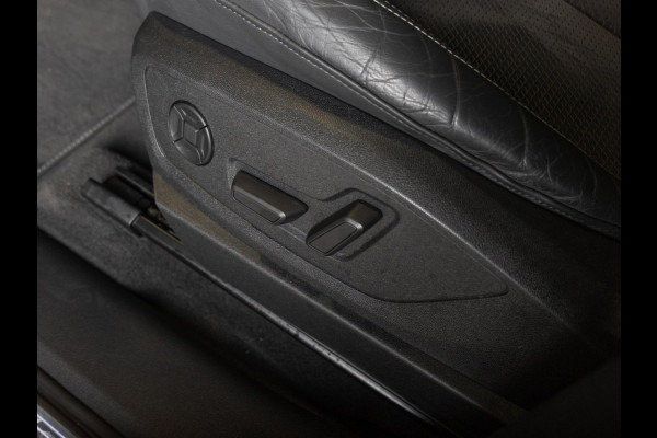 Audi e-tron 55 quattro S edition 95 kWh / 408pk / SOH 89% / Panoramadak / Trekhaak / B&O /