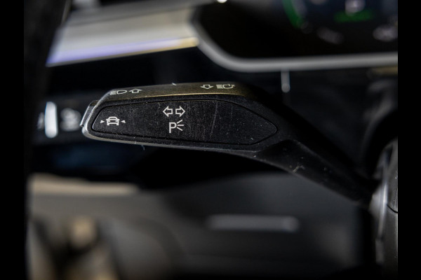 Audi e-tron 55 quattro S edition 95 kWh / 408pk / SOH 89% / Panoramadak / Trekhaak / B&O /