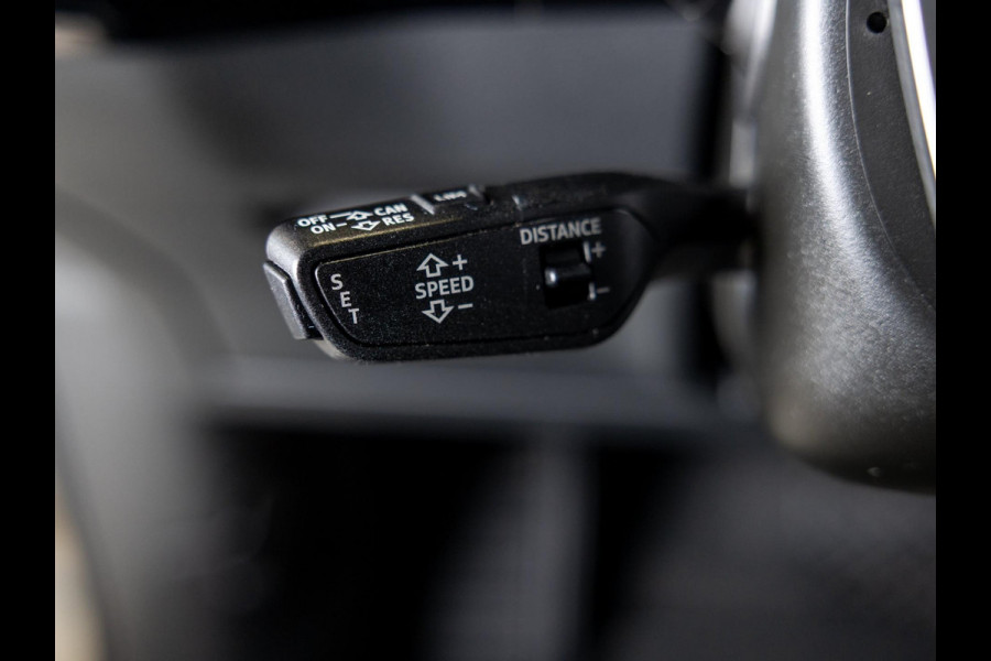 Audi e-tron 55 quattro S edition 95 kWh / 408pk / SOH 89% / Panoramadak / Trekhaak / B&O /