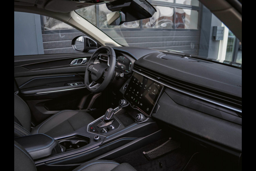 Lynk & Co 01 1.5 Black Edition Trekhaak|Panoramadak|360° Camera|ACC|Stoelverwarming|Navi|Carplay