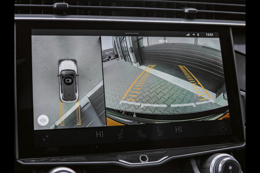 Lynk & Co 01 1.5 Black Edition Trekhaak|Panoramadak|360° Camera|ACC|Stoelverwarming|Navi|Carplay