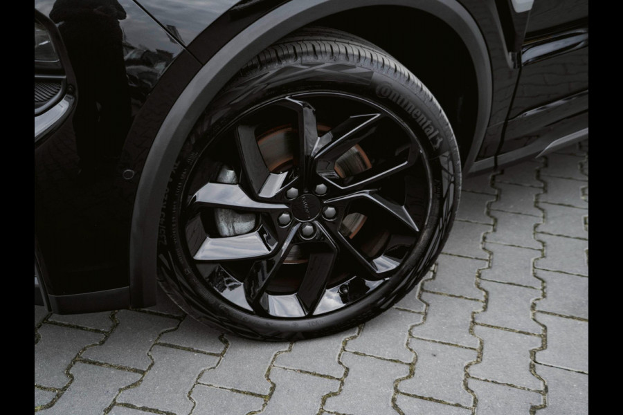 Lynk & Co 01 1.5 Black Edition Trekhaak|Panoramadak|360° Camera|ACC|Stoelverwarming|Navi|Carplay