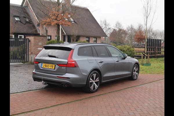 Volvo V60 2.0 B3 Momentum Advantage | Camera | Trekhaak | Apple Carplay | Cruise Control |