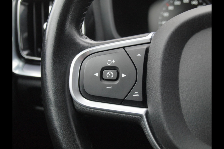 Volvo V60 2.0 B3 Momentum Advantage | Camera | Trekhaak | Apple Carplay | Cruise Control |